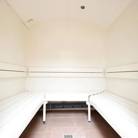 Falkner-13 By Interhome *