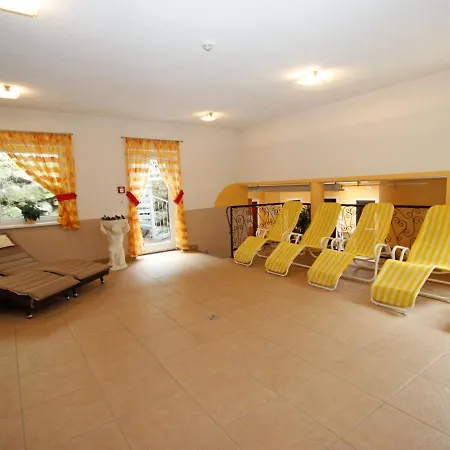 Falkner-13 By Interhome *