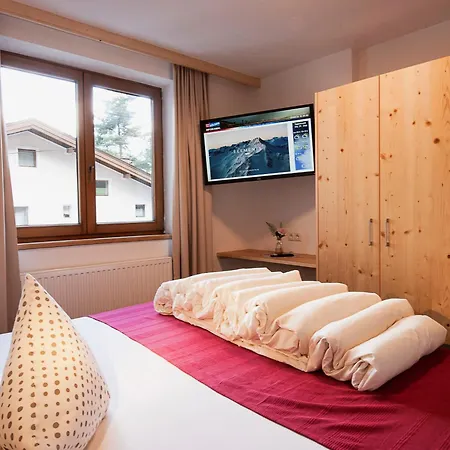 Falkner-13 By Interhome Oberlängenfeld