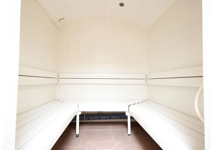 Falkner-13 By Interhome *